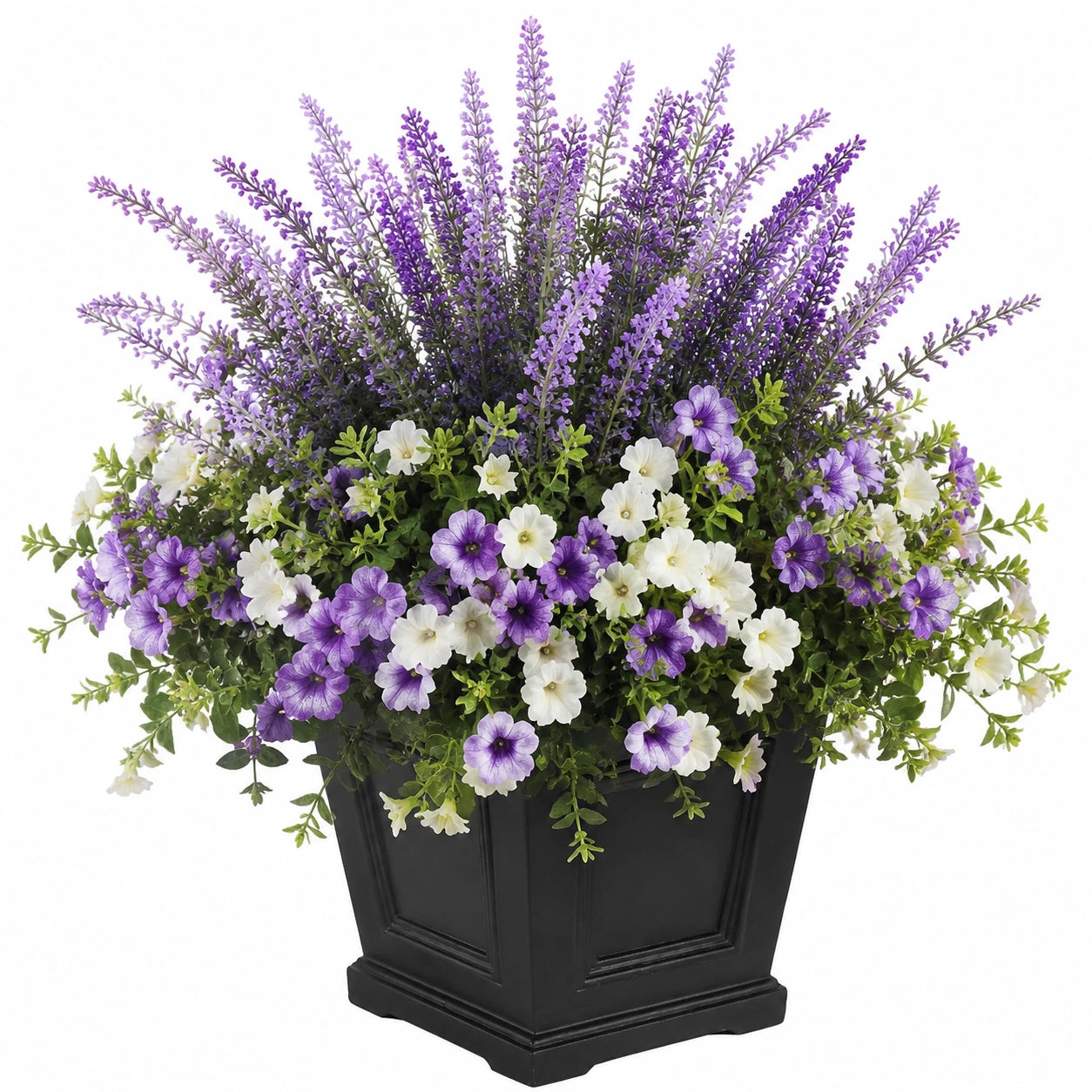 Arrangement de lavande et pétunias en pot noir